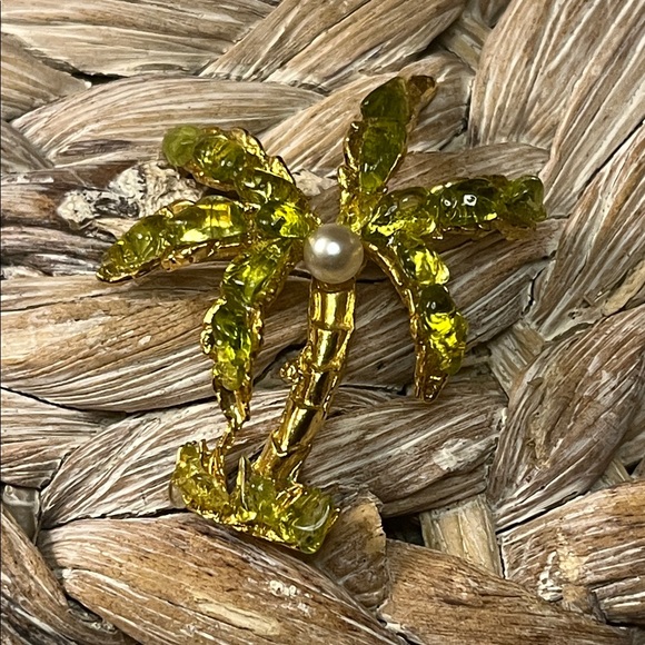 Jewelry - Gold Tone and Green Glass Palm Tree Brooch